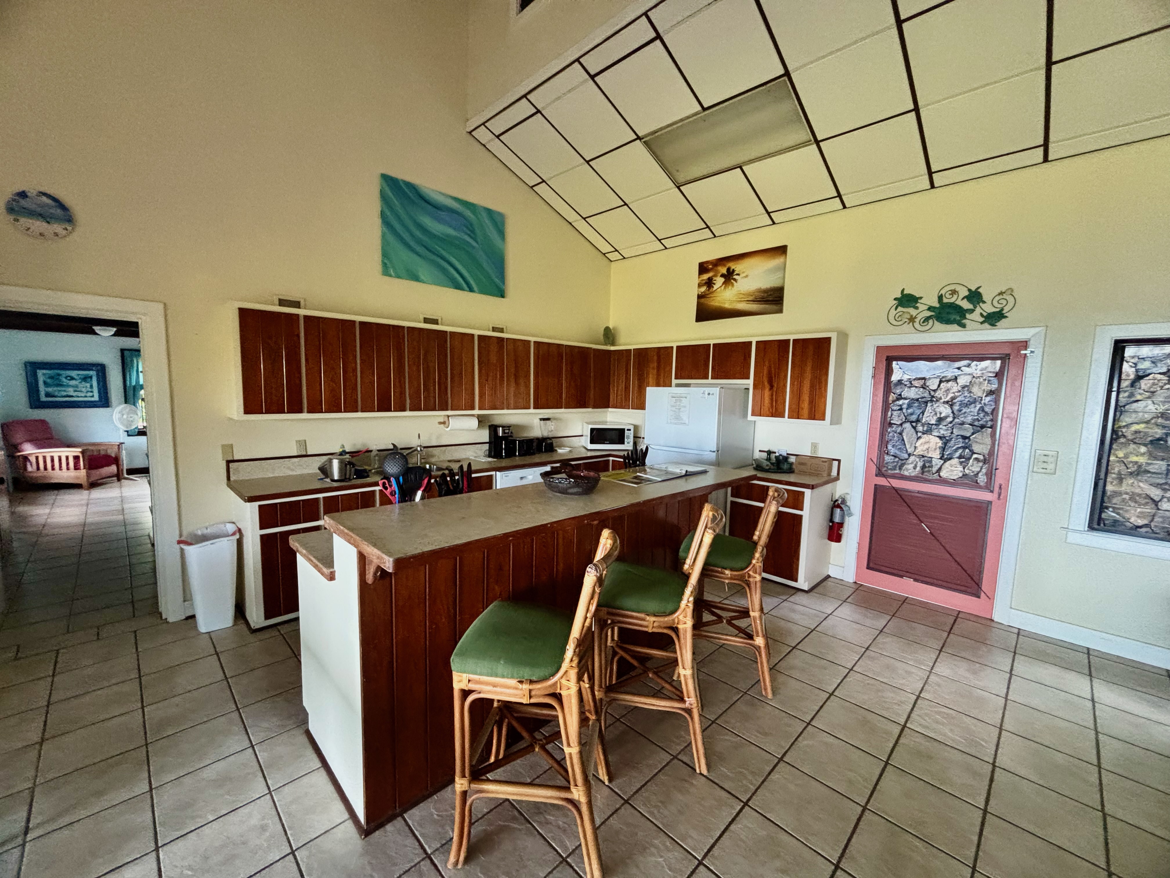  image here  publ2image2 Satinwood kitchen.jpg